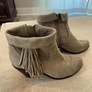 Sam Edelman Suede Green Fringed Boots